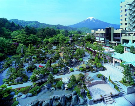 プロが選ぶ日本のホテル・旅館１００選に「鐘山苑」がランクイン！