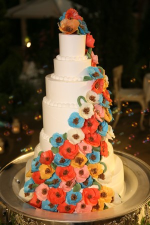 デザインはカラードレスに合わせて ウェディングケーキ 静岡の結婚式場 公式 エスプリドナチュール 静岡市のウェディング