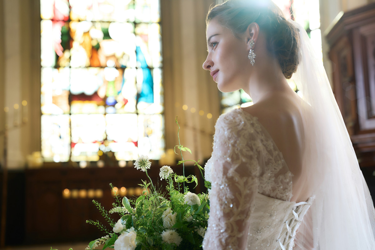 ドレスでの美しい歩き方～スタイリストに聞いた～